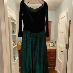 Jessica McClintock Green Full Length Formal Dress